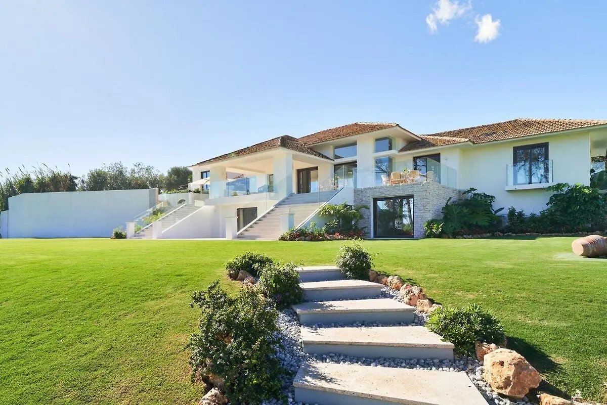 Iconic Exception Villa - Heating Pool & Tennis Marbella