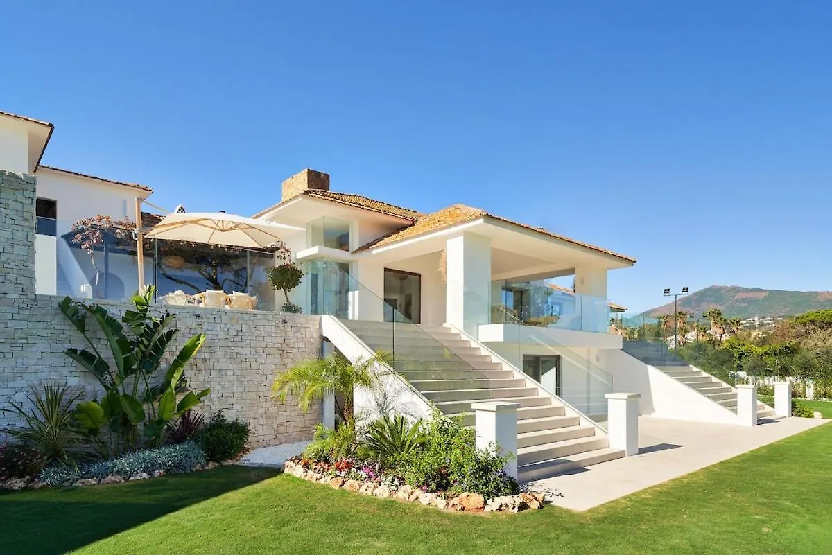 Iconic Exception Villa - Heating Pool & Tennis Marbella Spain