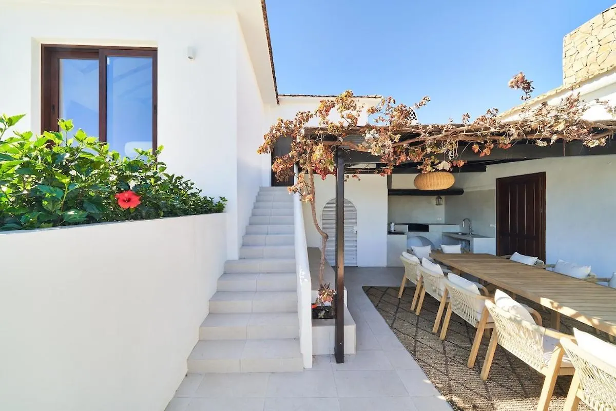 Iconic Exception Villa - Heating Pool & Tennis Marbella 0*,  Spain