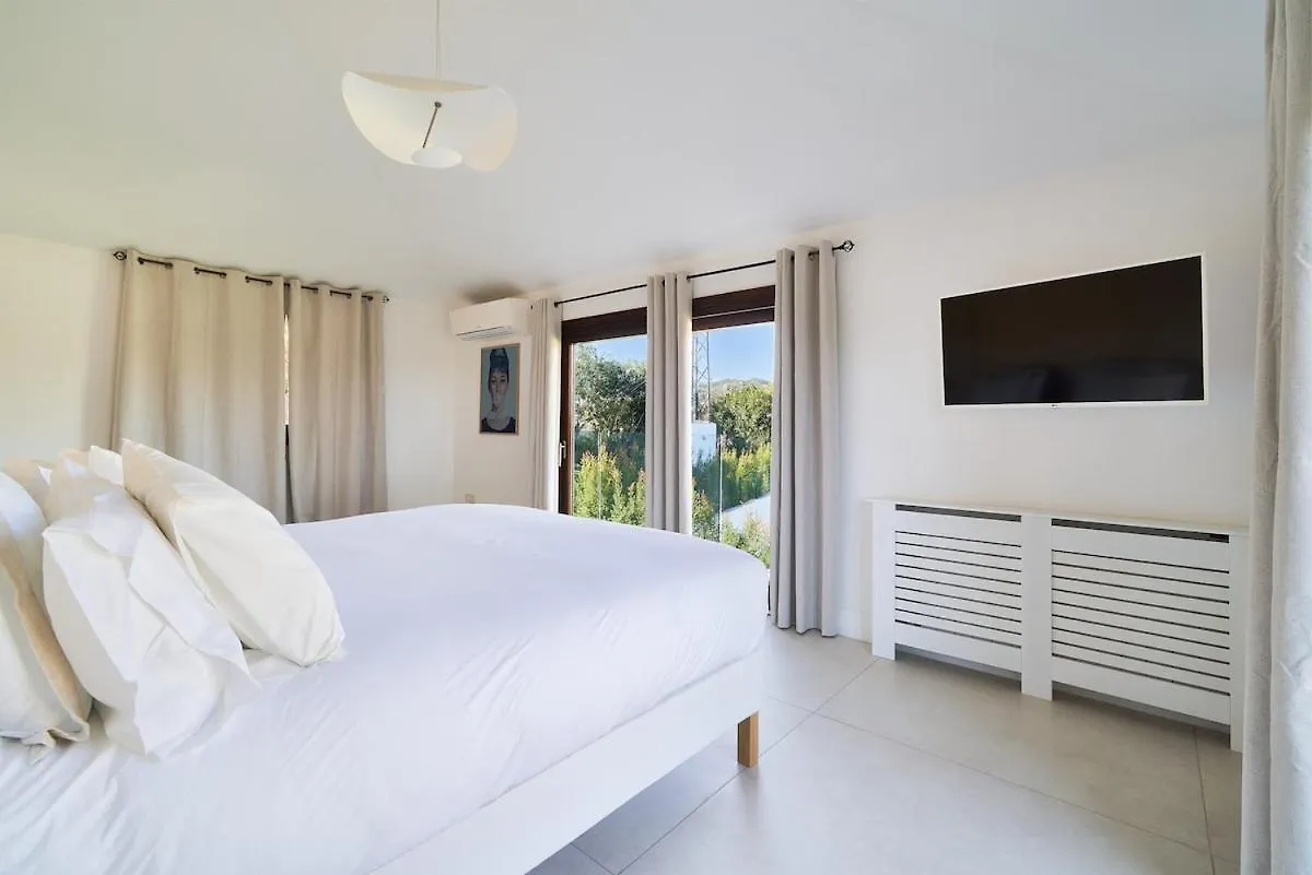 Iconic Exception Villa - Heating Pool & Tennis Marbella 0*,