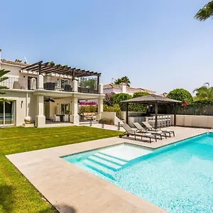  Villa Villa New Zacaluca Pool Sauna & Gym - Happy Rentals